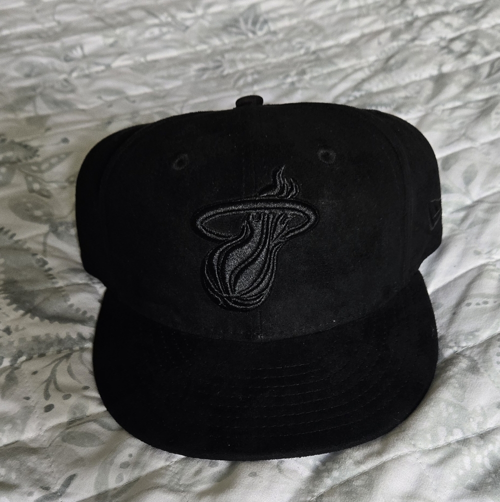 New Era 59FIFTY Black and Gray Fitted Hat